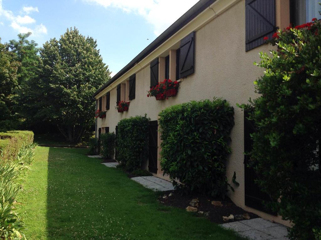Kyriad Épernay Exterior foto