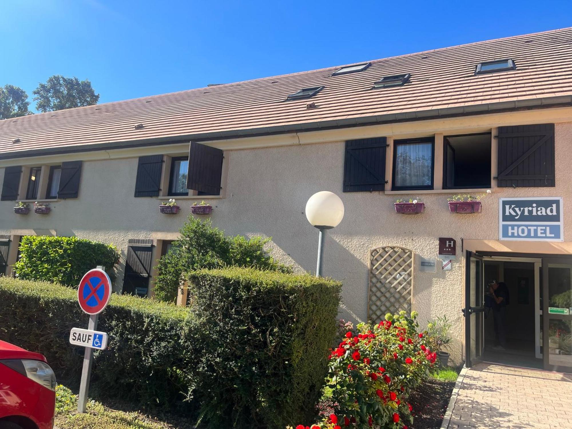 Kyriad Épernay Exterior foto